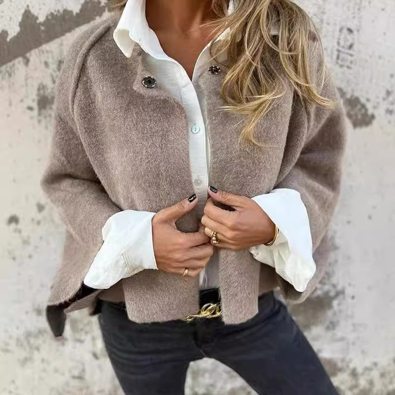 Ilse™ | Kort jakke med elegant utslåtte ermer